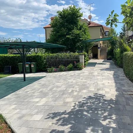 Klaudia 4 Stars Apartman Poreč