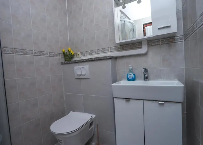 Klaudia 4 Stars Appartement *